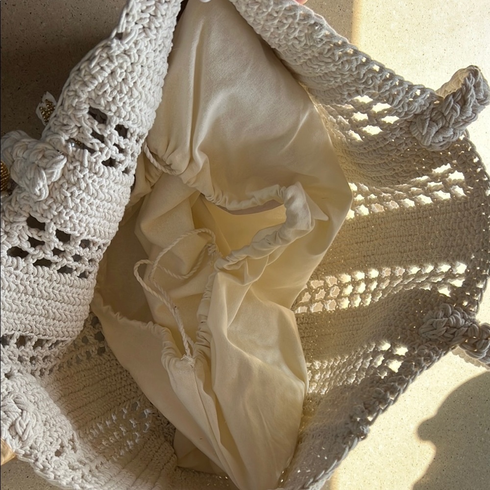 Made In India | Crochet Tote Bag w/ Beaded 🦀 Crab Charm - Picture 4 of 5